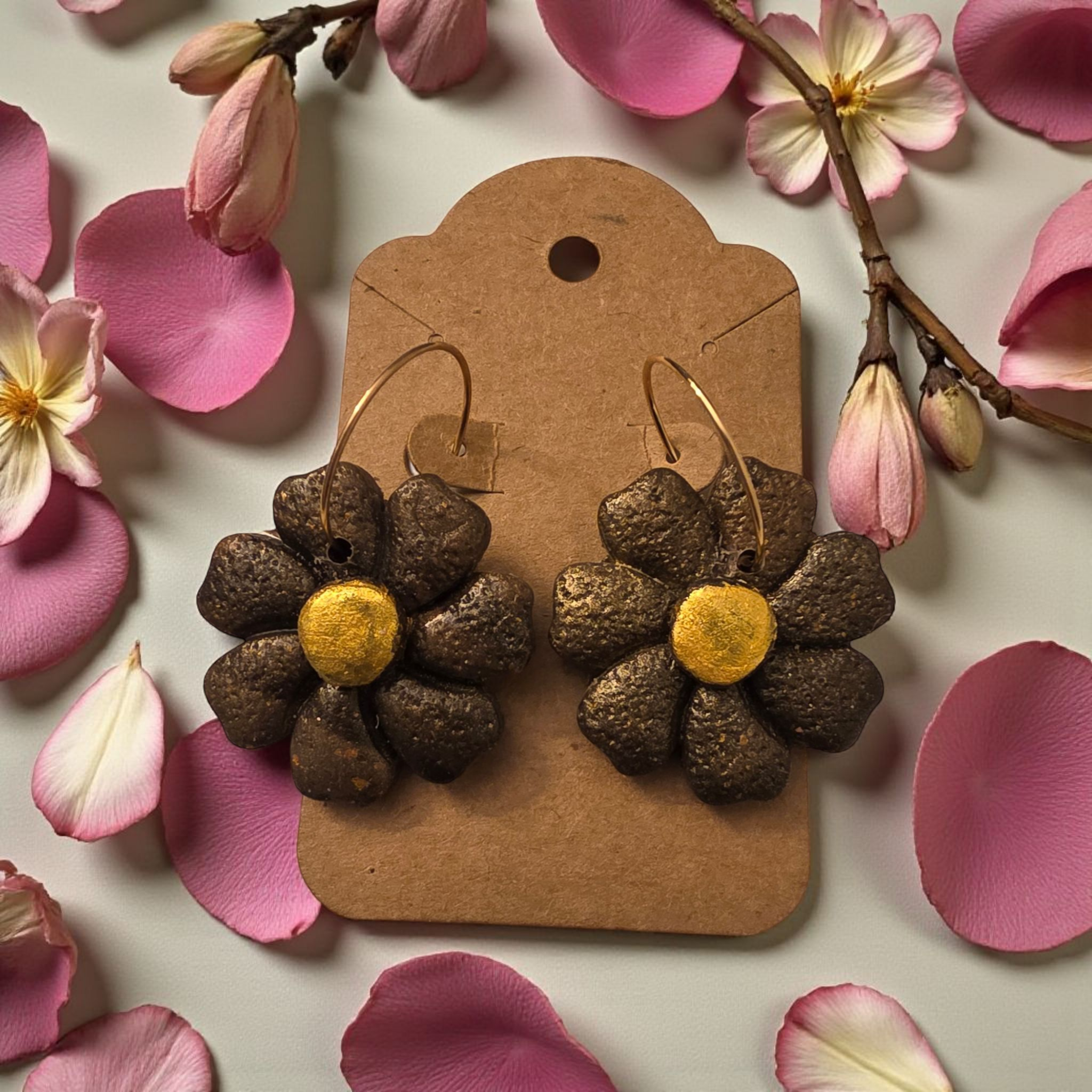 Doris (brown flower)