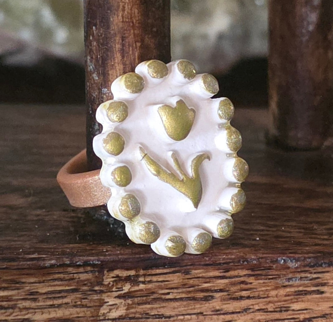 Tulip ring in gold